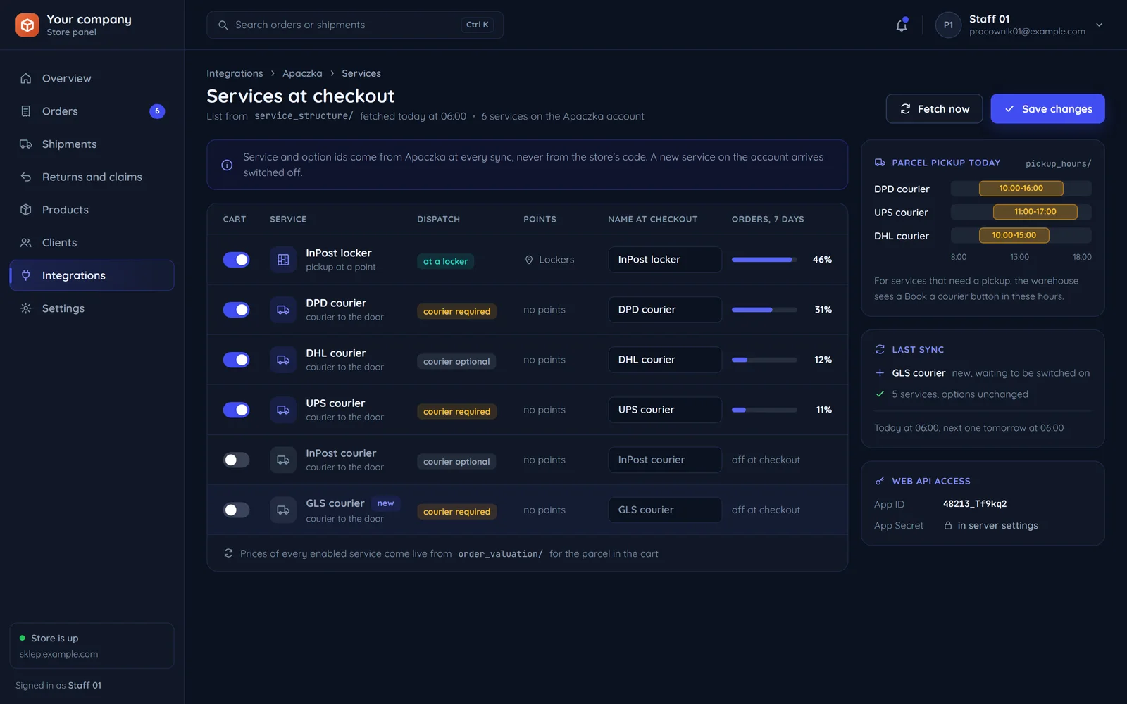 Apaczka services at checkout in a store panel: the account's service list, the dispatch type, pickup hours and Web API access